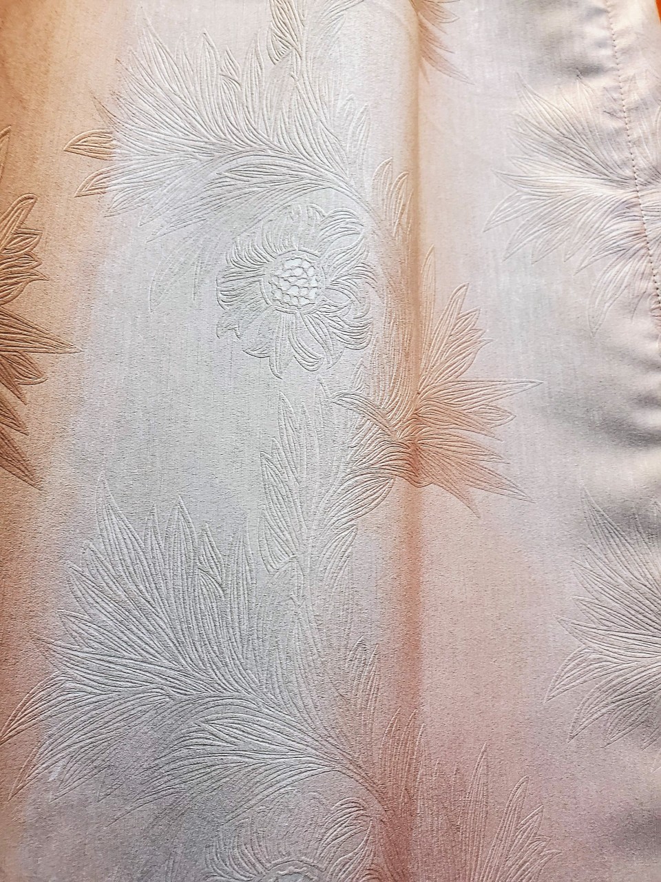 杏色暗花遮光